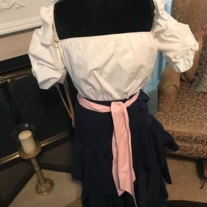 Navy/White was off shoulder dress🆕🛍